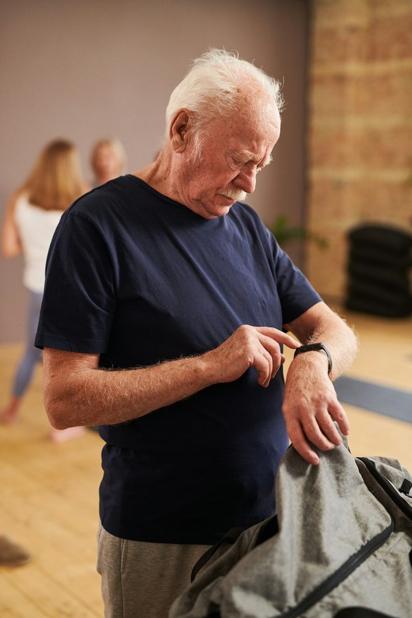 Comment choisir des montres-bracelets en céramique pour un style élégant et durable?