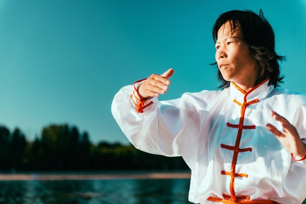 Comment intégrer des exercices de Tai Chi dans une routine quotidienne pour une meilleure gestion du stress ?