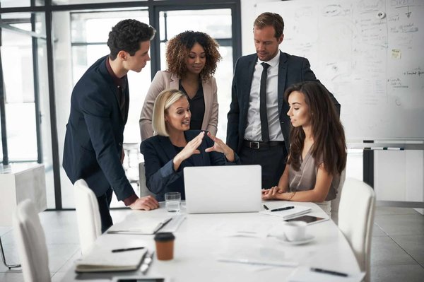 Comment utiliser les techniques de visualisation pour améliorer la confiance en soi chez les femmes ?