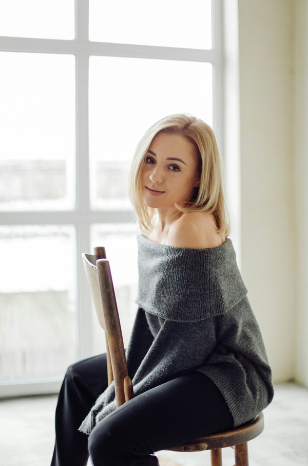 Le charme des mitaines noires pour femmes : élégance hivernale